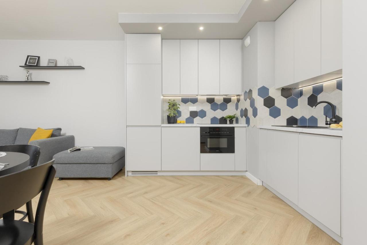 Bright, Cozy Close To The Airport By Renters Apartament Warszawa