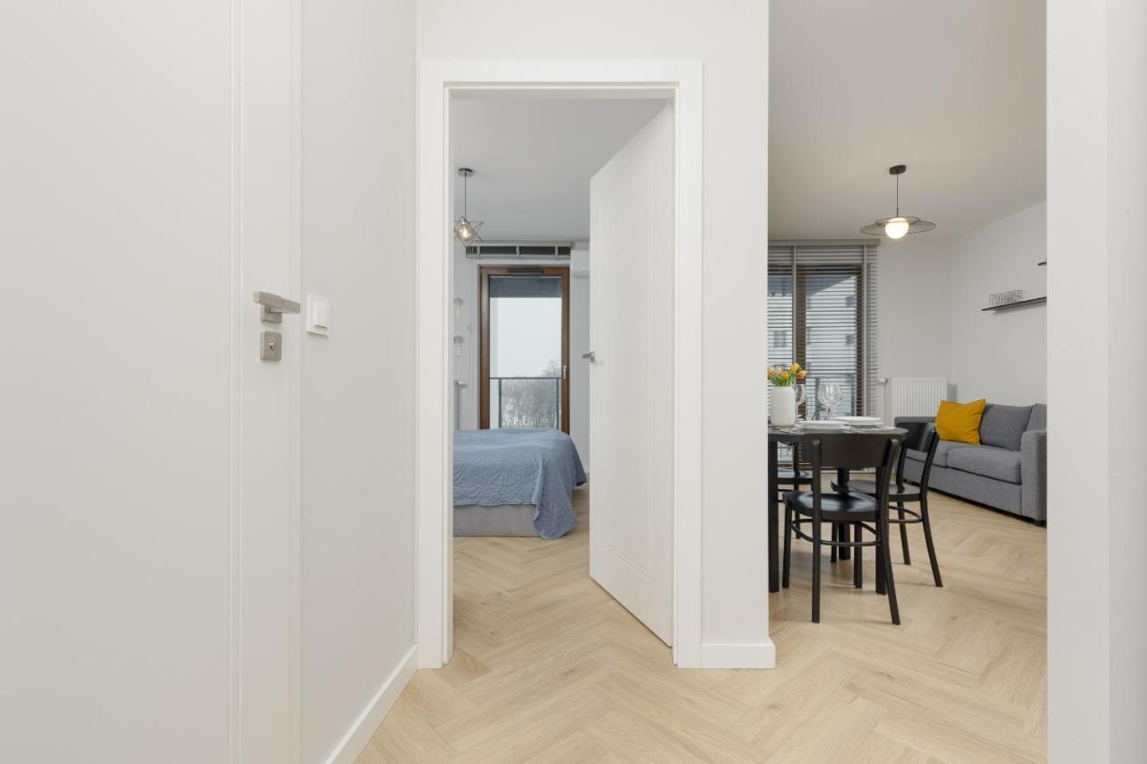 Bright, Cozy Close To The Airport By Renters Apartament