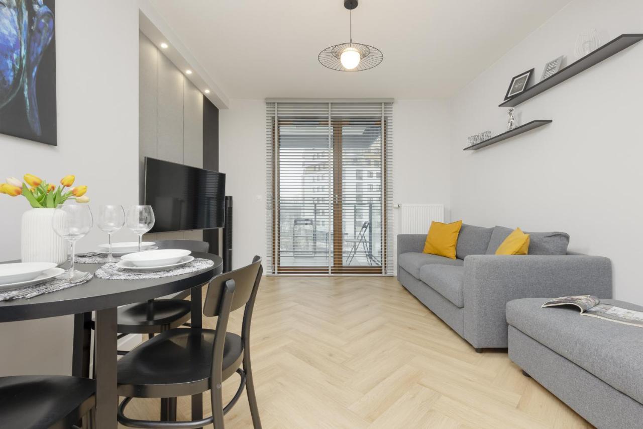 Bright, Cozy Close To The Airport By Renters Apartament Warszawa